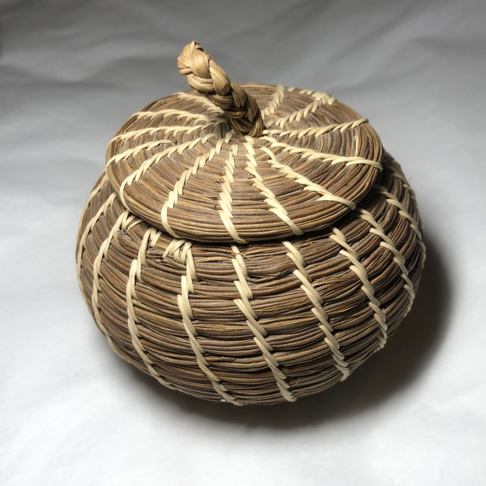 Adorable palm sized mini woven basket with lid